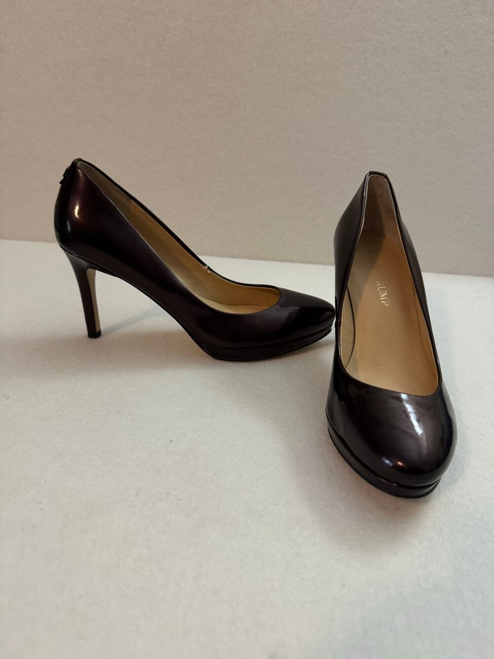 Ivanka Trump Sophia Patent Leather Platform Pumps 3.5 Heels Purple Plum Red 7M